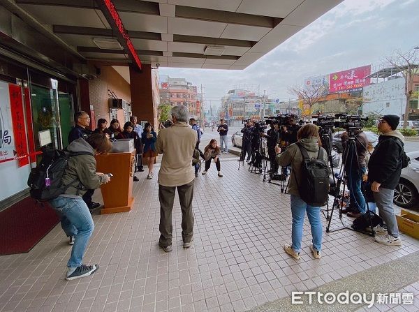 ▲桃園警方說明遭虐並丟包致死案情，專案小組並抽絲剝繭在案發10小時迅速逮捕凶嫌。（圖／桃園警分局提供，下同）