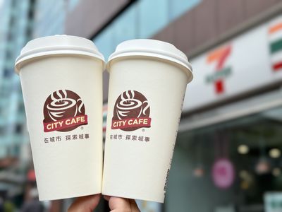 超商咖啡、焦糖奶茶「買1送1」！