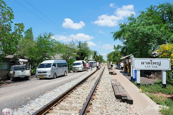 ▲▼泰國曼谷｜美功鐵道市場 Maeklong．曼谷近郊一日遊必訪景點，火車經過攤販特殊求生之道。（圖／飛天璇提供）