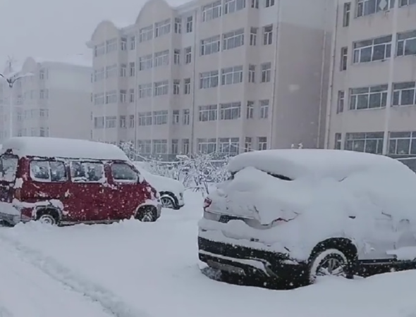 ▲▼河北多地積雪1公尺深。（圖／翻攝自微博）