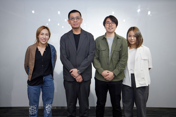 ▲（左起）導演Pepzi、文策院董事長蔡嘉駿、編劇Bee、製作人Wan出席「現象級泰國BL劇 建構黃金鐵三角」活動。（圖／LINE TV提供）