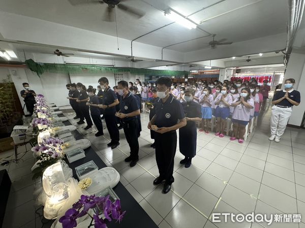 ▲移民署南投收容所與慈濟基金會合辦百人浴佛活動。（圖／移民署南投收容所提供）