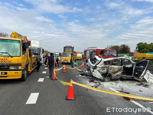 ▲國道彰化路段7車連環撞釀2死。（圖／記者唐詠絮翻攝，資料圖）