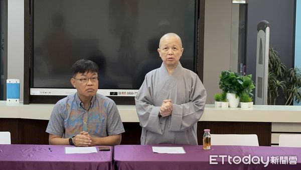 玄奘大學設「貓咪樂樂」追思祈福亭　師生不捨寫卡片祝福（圖／玄奘大學提供。）