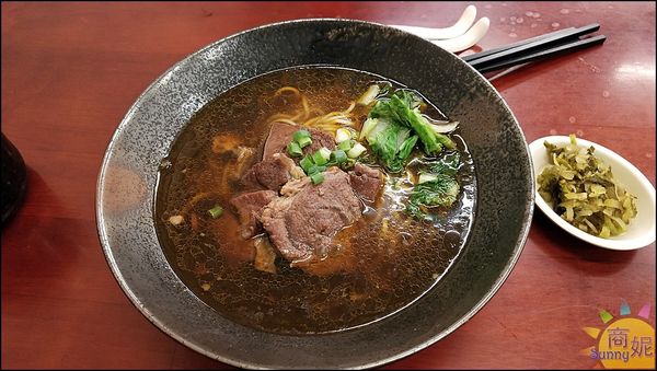 ▲▼逢甲超過千則好評的50年牛肉麵老店。（圖／部落客商妮提供）