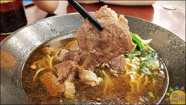 ▲▼逢甲超過千則好評的50年牛肉麵老店。（圖／部落客商妮提供）