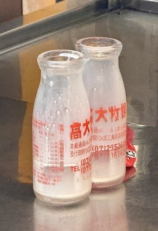 ▲▼高雄夜市飄香70年古早味 正牌白糖粿超香脆美味，一個竟只要18塊！（圖／部落客小虎提供）