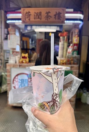 ▲▼高雄夜市飄香70年古早味 正牌白糖粿超香脆美味，一個竟只要18塊！（圖／部落客小虎提供）