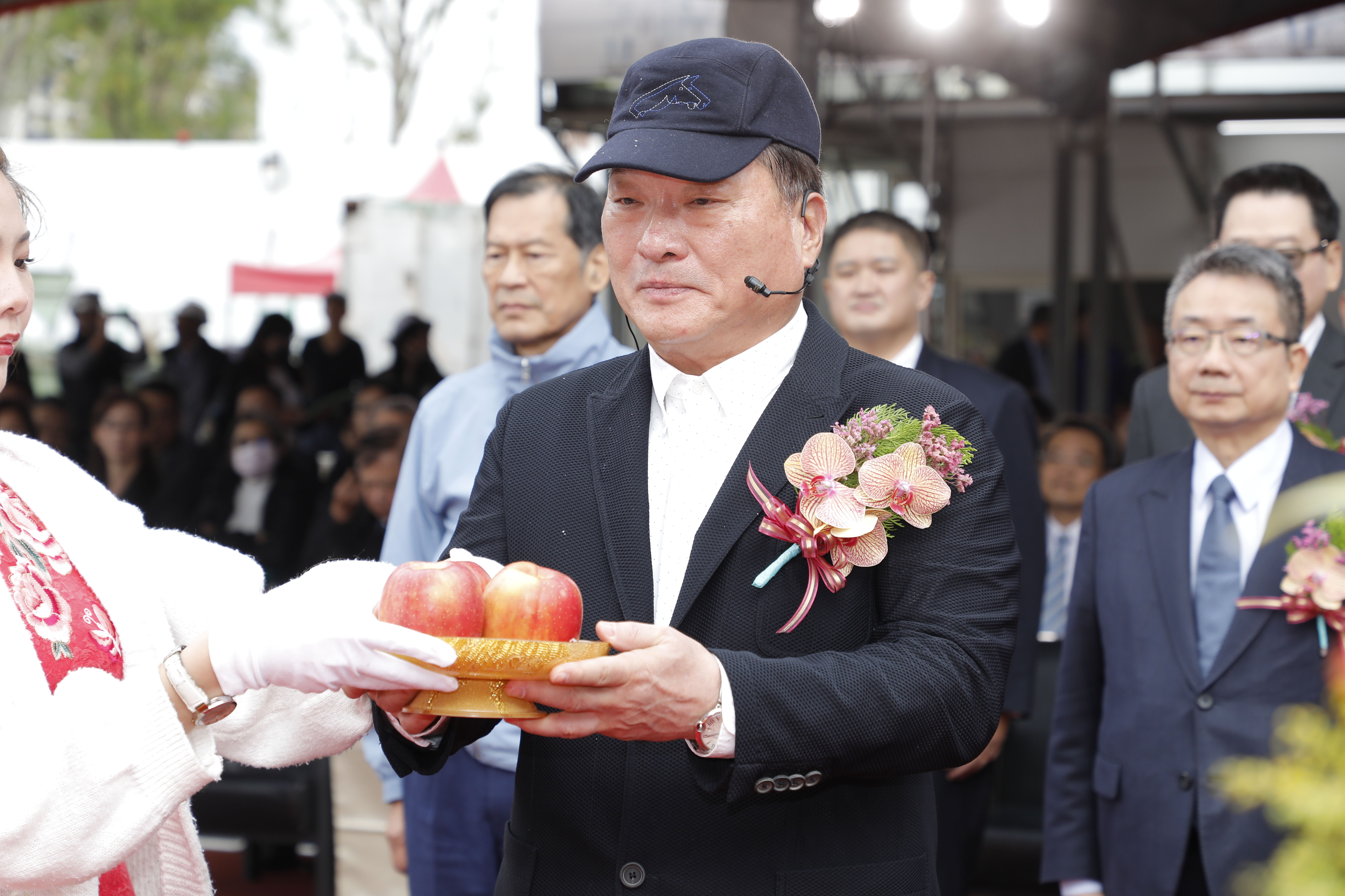 ▲▼東森集團全球營運總部恩典大樓上樑典禮22日舉行，東森集團王令麟晶華酒店董事長潘思亮，以及東森集團合作夥伴熱情參與。（圖／記者湯興漢攝）