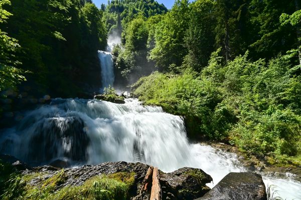 ▲▼吉斯河絕美絲滑瀑布健行，拍照與交通規劃全解析。（圖／Travel with Leo授權提供）