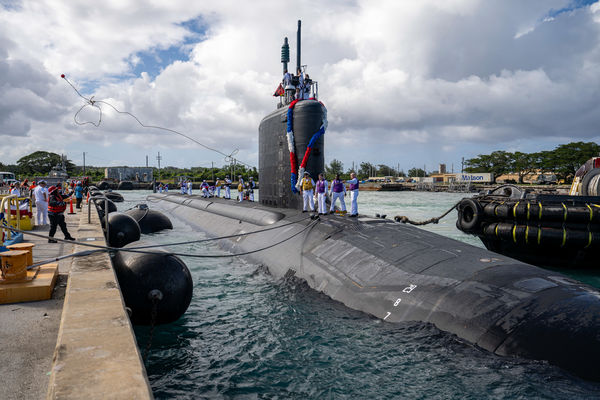 ▲▼美國海軍維吉尼亞級核潛艦明尼蘇達號（USS Minnesota, SSN 783）在關島海軍基地。（圖／美國海軍）