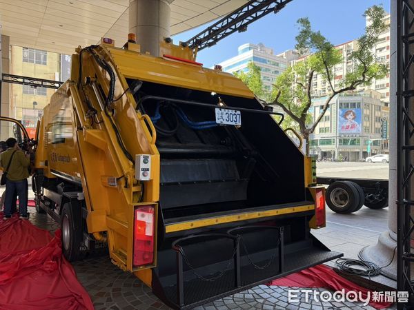 ▲電動垃圾車,電動環保車。（圖／記者許宥孺攝）