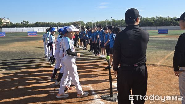 ▲▼賢庵國小、多年國小參加海峽兩岸青少年棒壘賽榮獲冠軍             。（圖／記者林名揚翻攝）