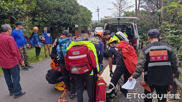 ▲▼新北金瓜石落石砸傷登山客             。（圖／記者郭世賢翻攝）