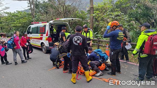 ▲▼新北金瓜石落石砸傷登山客             。（圖／記者郭世賢翻攝）