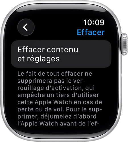 Une Apple Watch affichant l’option Effacer contenu et réglages