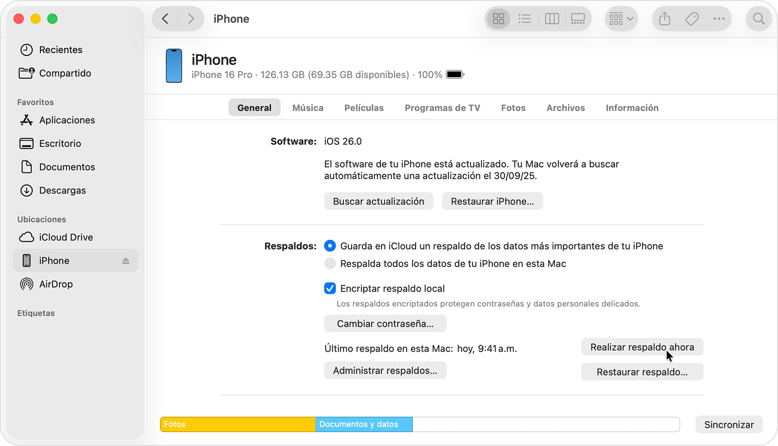 Cursor sobre el botón Realizar respaldo ahora en el Finder.