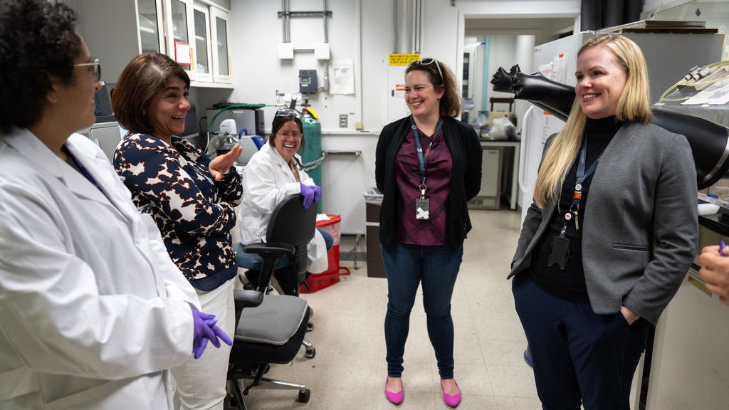 JPL’s Laurie Barge (far right) and California State University, Los Angeles’ Arezoo Khodayari (second from left)