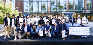 A photo of two rows of undergraduate, graduate students with local VCs Bill Gross and Sunstone-ALC