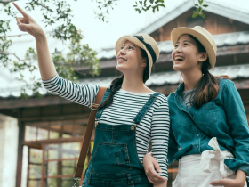 不依賴子女，老友作伴住附近、相互照顧！「共老」概念正流行，幸福圓滿第三人生