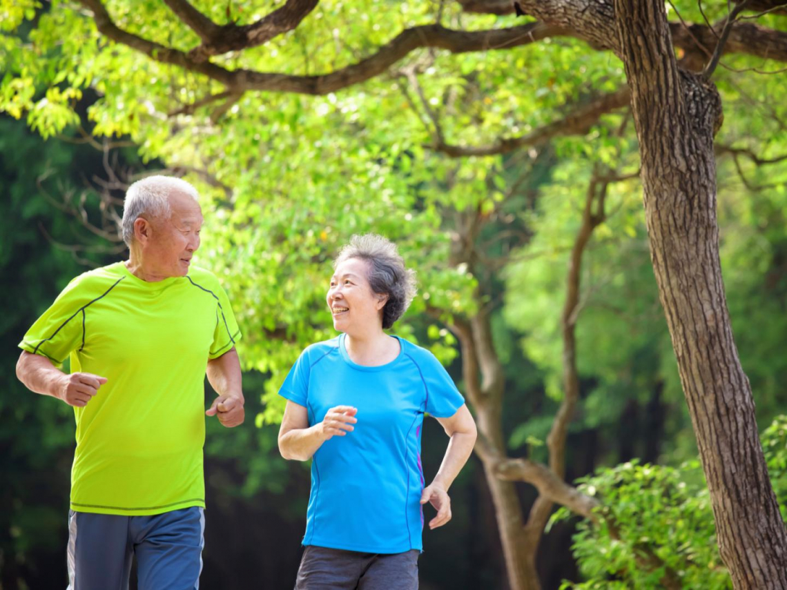 運動一定要去健身房？名醫揭熟齡健康秘訣：每天維持「這習慣」，免花錢還能不復胖