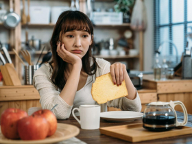 就愛「這款」早餐，連吃20年體內長出巨大腫瘤！肝癌胃癌都跟它有關…醫揭養出癌症11大因素