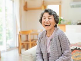 不科學！93歲嬤「血管年齡20歲」，親揭健康秘訣：常活動、多吃蛋白質、每天洗澡踢腿500下