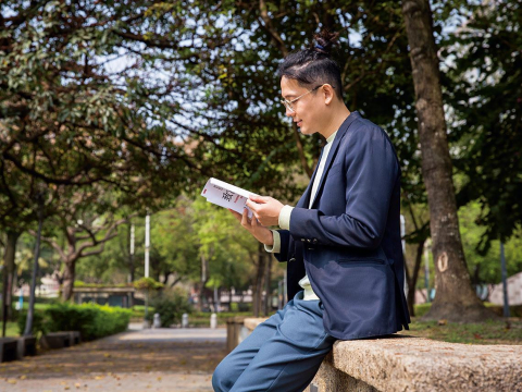 不盯盤，也能3年賺1倍！他用3條件挑「贏勢股」、年年賺30％：賺了多少不重要，重要是守得住