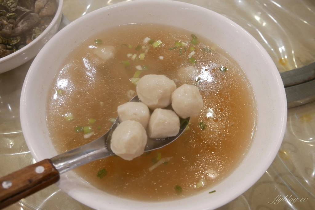 福龍山莊｜離北竿機場最近的馬祖飯店，浮誇的海鮮痛風鍋大餐 @飛天璇的口袋