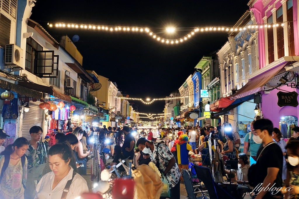 泰國普吉島｜Lard Yai 大坡夜市，普吉島週日限定夜市，街道建築感受濃濃葡式風情 @飛天璇的口袋