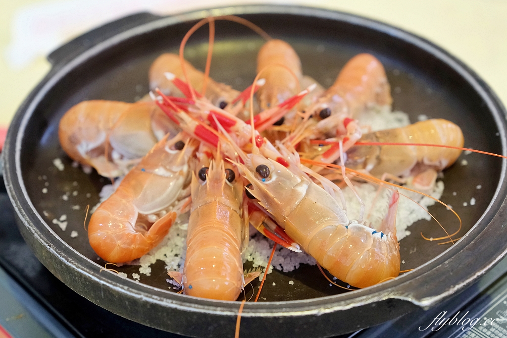 宜蘭蘇澳｜味珍活海鮮，南方澳人氣海鮮餐廳，點餐就免費送生魚片 @飛天璇的口袋