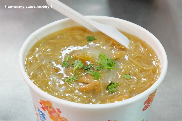 台中豐原｜吸引力大腸蚵仔麵線．第一市場裡的懷念美食，記憶中20年的好味道 @飛天璇的口袋