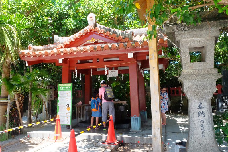 日本沖繩｜波之上神宮｜那霸地區唯一海灘之波之海上濱，沖繩8大神社之首之波上宮 @飛天璇的口袋