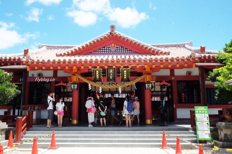 日本沖繩｜波之上神宮｜那霸地區唯一海灘之波之海上濱，沖繩8大神社之首之波上宮 @飛天璇的口袋