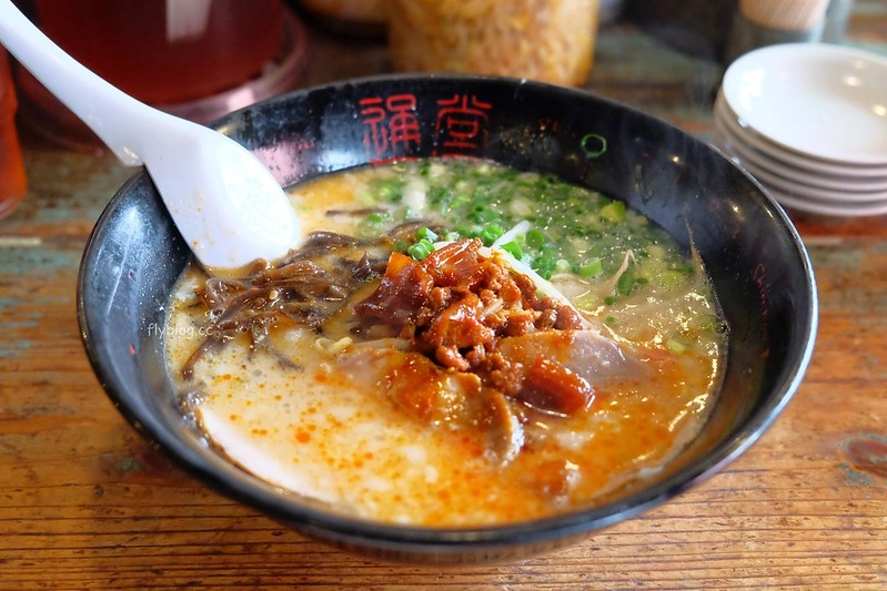 日本沖繩｜通堂拉麵 小祿本店．沖繩超人氣排隊美食，男人味拉麵與女人味拉麵 @飛天璇的口袋