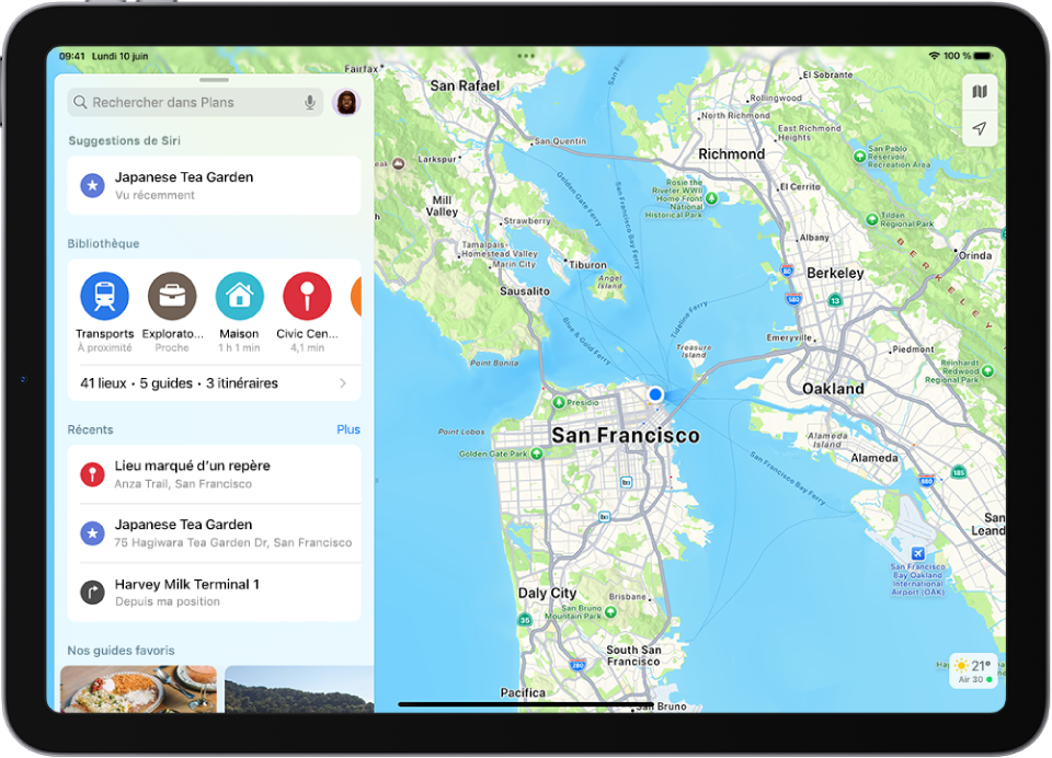 L’app Plans affichant un plan d’une zone. Le champ de recherche se trouve en haut à gauche, et en dessous de celui-ci se trouvent les suggestions de Siri, les lieux marqués d’un repère dans la bibliothèque, les recherches récentes et les guides recommandés.