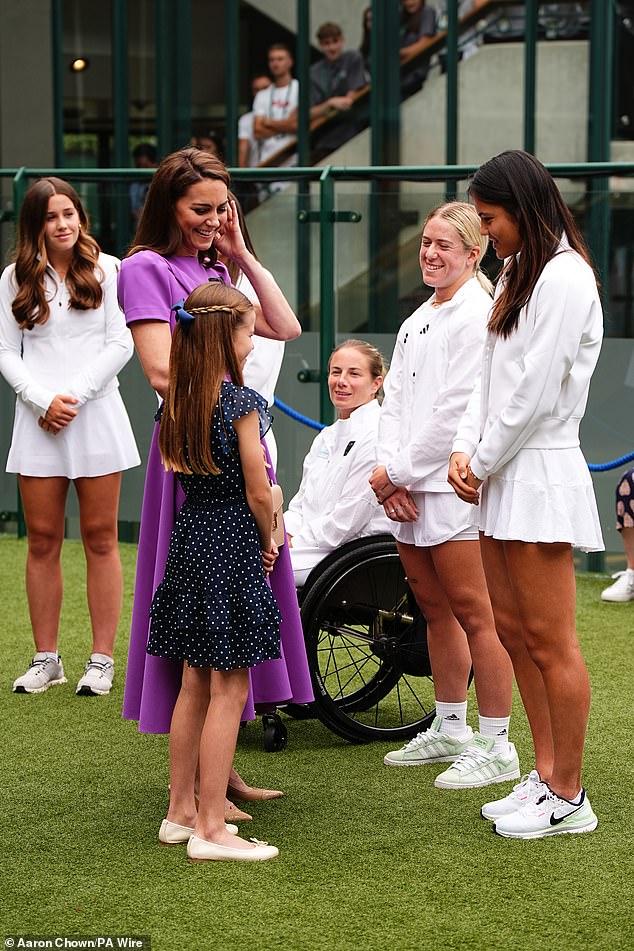 Charlotte looked delighted to meet with Emma, a previous Grand Slam winner