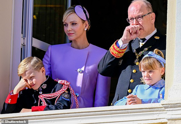 Jacques seemed to be tiring a bit throughout the ceremony, leaning on his arm