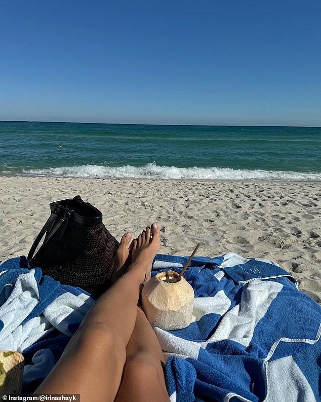 Shayk showed off her beach view