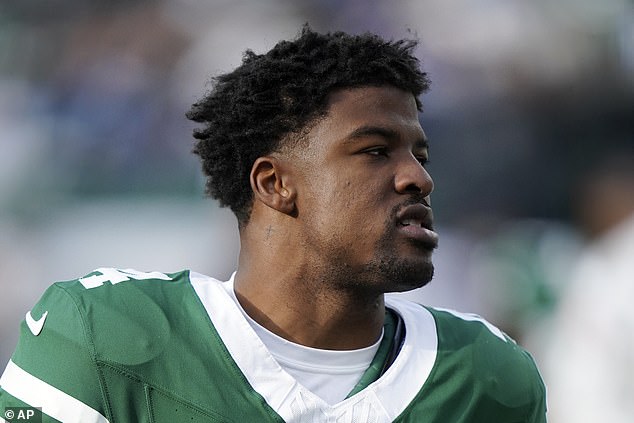 New York Jets cornerback DJ Reed went off on officials after a loss to the Seahawks on Sunday