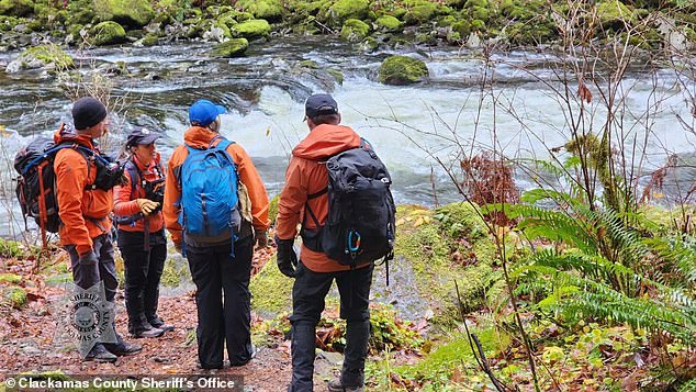 Search efforts spanning 100 miles of Salmon-Huckleberry Wilderness lasted for more than 800 hours