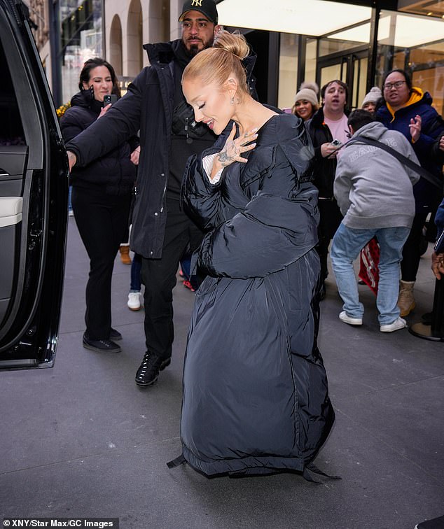 Fans screamed and clamored as they noticed Ariana hopping into a waiting SUV after pre-taping Thursday's episode of The Drew Barrymore Show