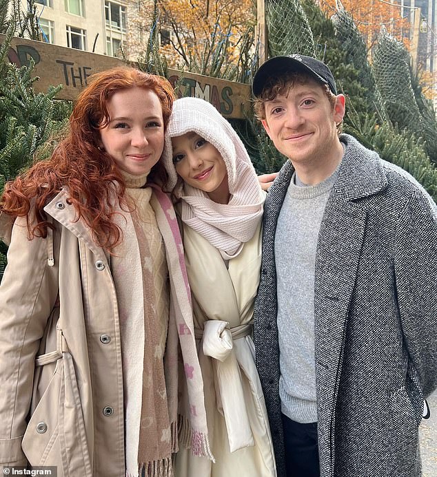 Last Friday, Ariana and the 32-year-old Tony nominee bought a Christmas tree from Yianni Karadimas' Christmas tree stand on 62nd and Broadway as captured by fan Ally Bouska (L)