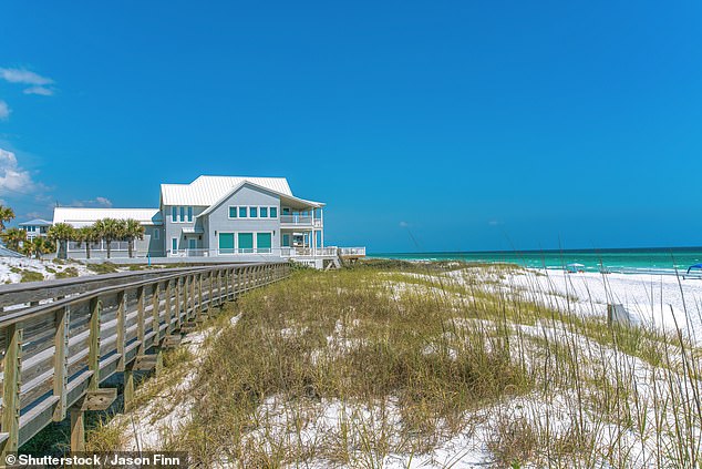 Winter in Destin brings mild temperatures hovering in the mid-60s, fewer crowds, and plenty of sunshine to explore its natural attractions