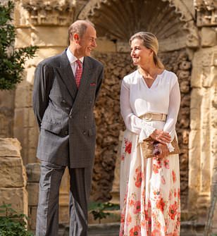 Royals caught out with ANOTHER digitally altered snap - as Prince Edward and Sophie switch