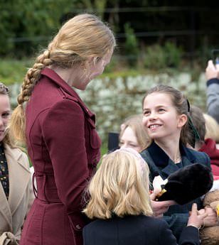 How doting Savannah Phillips kept her cousins in line! Queen Elizabeth's eldest