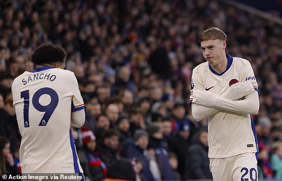 Soccer Football - Premier League - Crystal Palace v Chelsea - Selhurst Park, London, Britain - January 4, 2025  Chelsea's Cole Palmer celebrates scoring their first goal with Jadon Sancho Action Images via Reuters/Andrew Couldridge EDITORIAL USE ONLY. NO USE WITH UNAUTHORIZED AUDIO, VIDEO, DATA, FIXTURE LISTS, CLUB/LEAGUE LOGOS OR 'LIVE' SERVICES. ONLINE IN-MATCH USE LIMITED TO 120 IMAGES, NO VIDEO EMULATION. NO USE IN BETTING, GAMES OR SINGLE CLUB/LEAGUE/PLAYER PUBLICATIONS. PLEASE CONTACT YOUR ACCOUNT REPRESENTATIVE FOR FURTHER DETAILS..