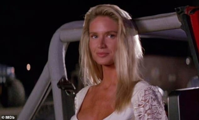 It was a far cry from the sultry, unforgettable look she wore while romancing Patrick Swayze in Road House (1989)