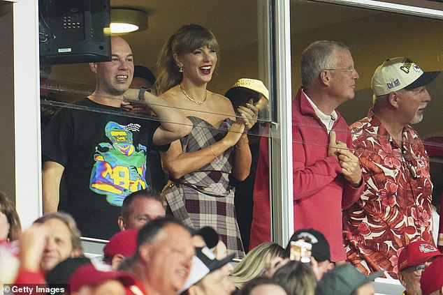 The songstress, pictured with dad Scott (second from right) is yet to see a defeat this season