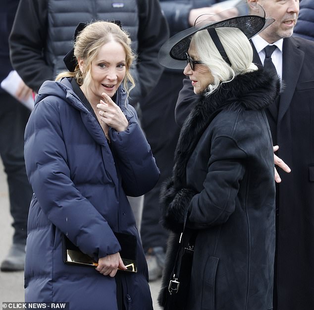 Other familiar faces in the drama include Downton Abbey ¿s Joanne Froggatt (left)